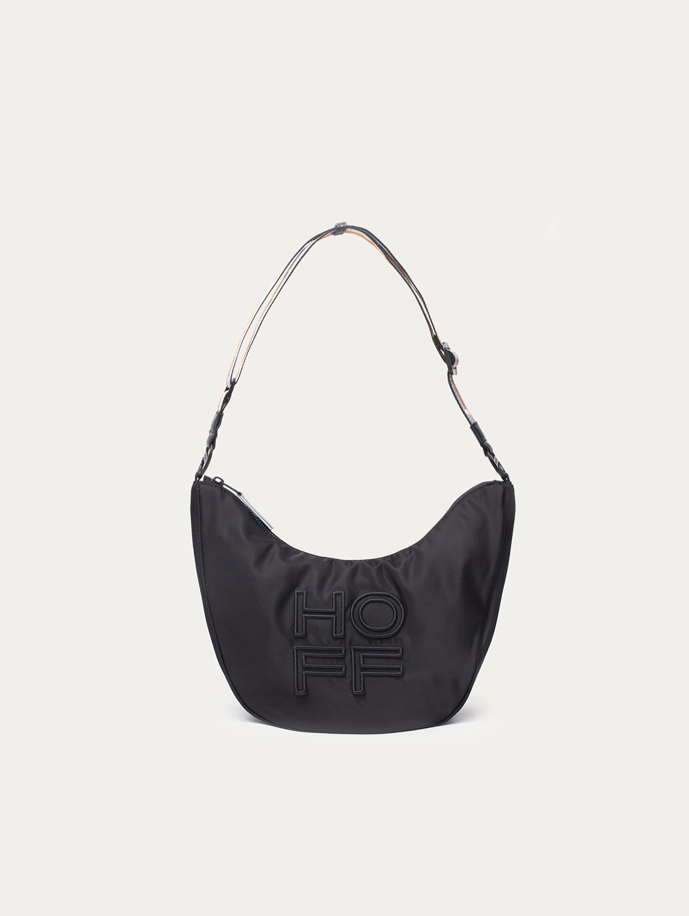 服装秀秀- 📍Chanel 2021 Hobo Bag