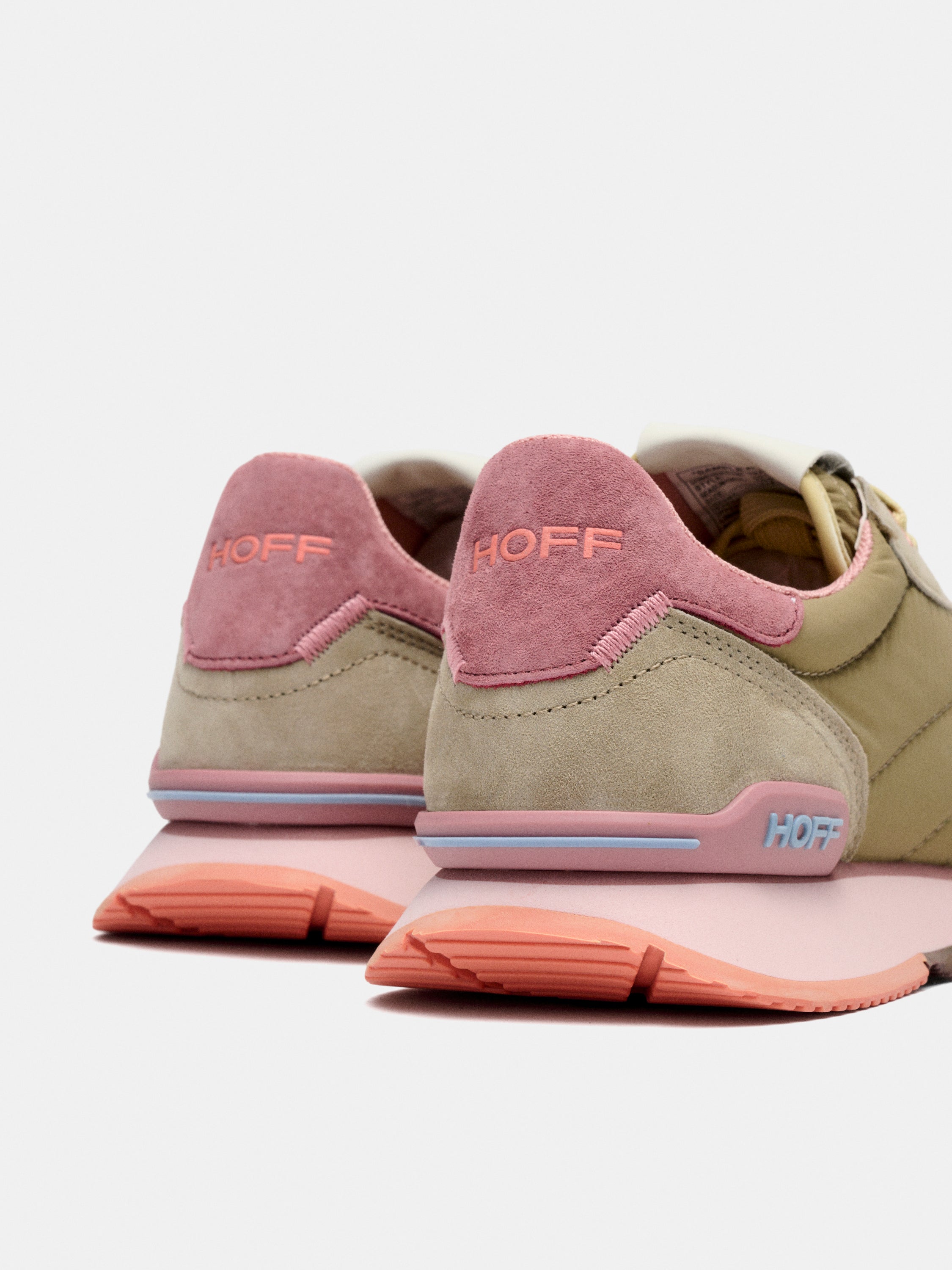 TRACK & FIELD KHAKI WOMAN