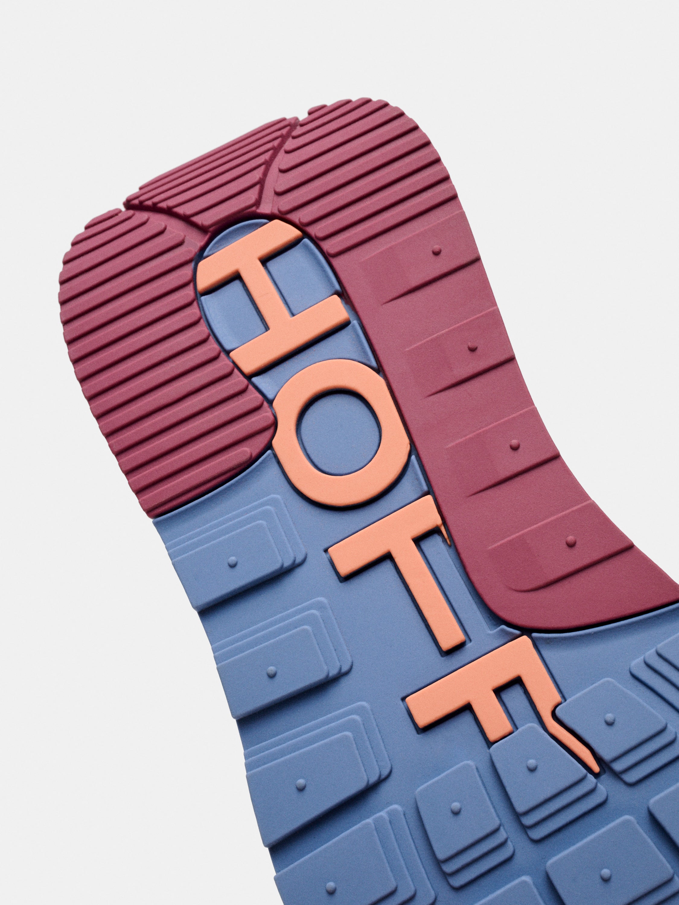 TRACK & FIELD BURGUNDY WOMAN