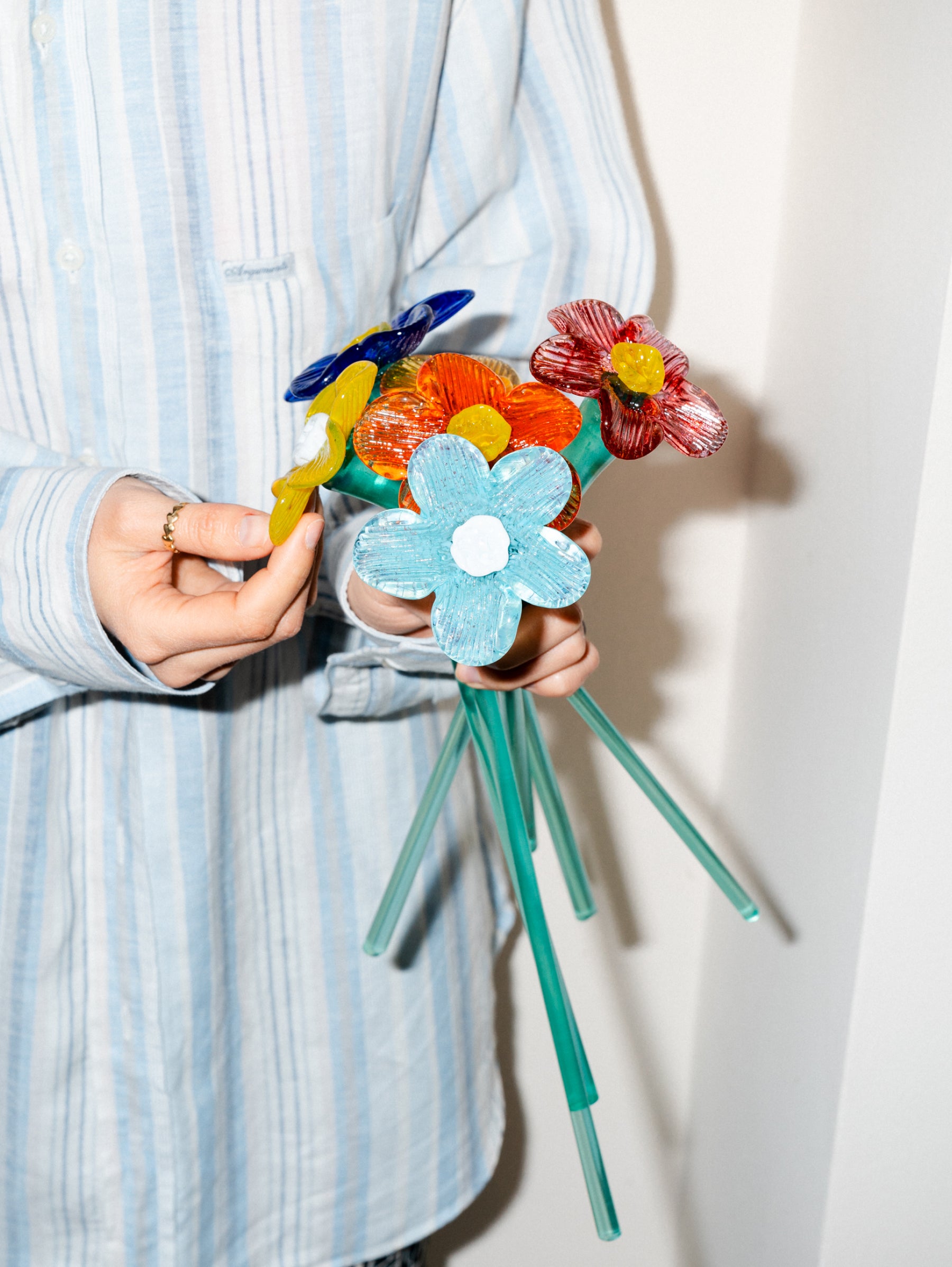 MOUTHBLOWN CRYSTAL FLOWER BLUE