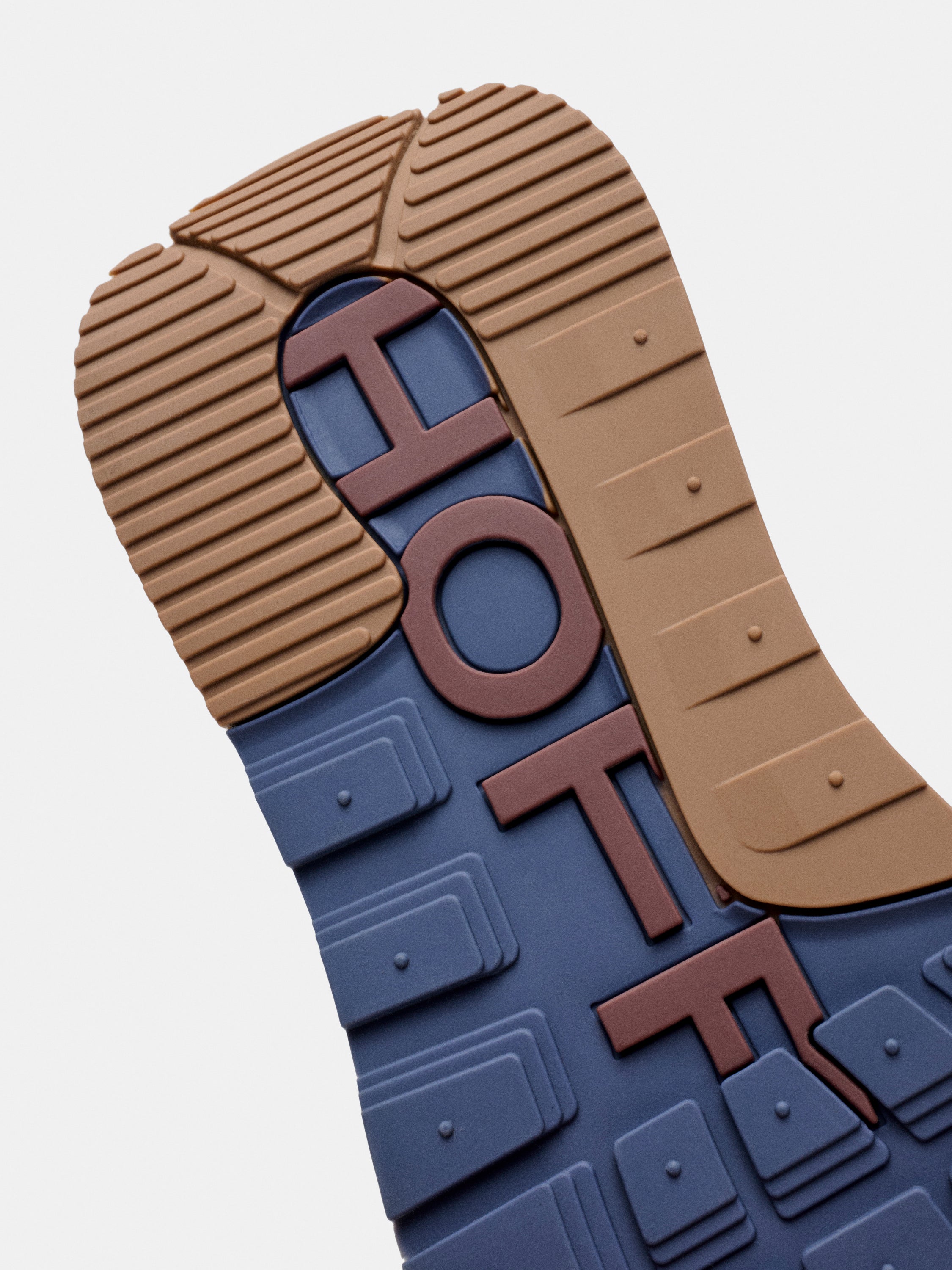 TRACK & FIELD TAUPE WOMAN