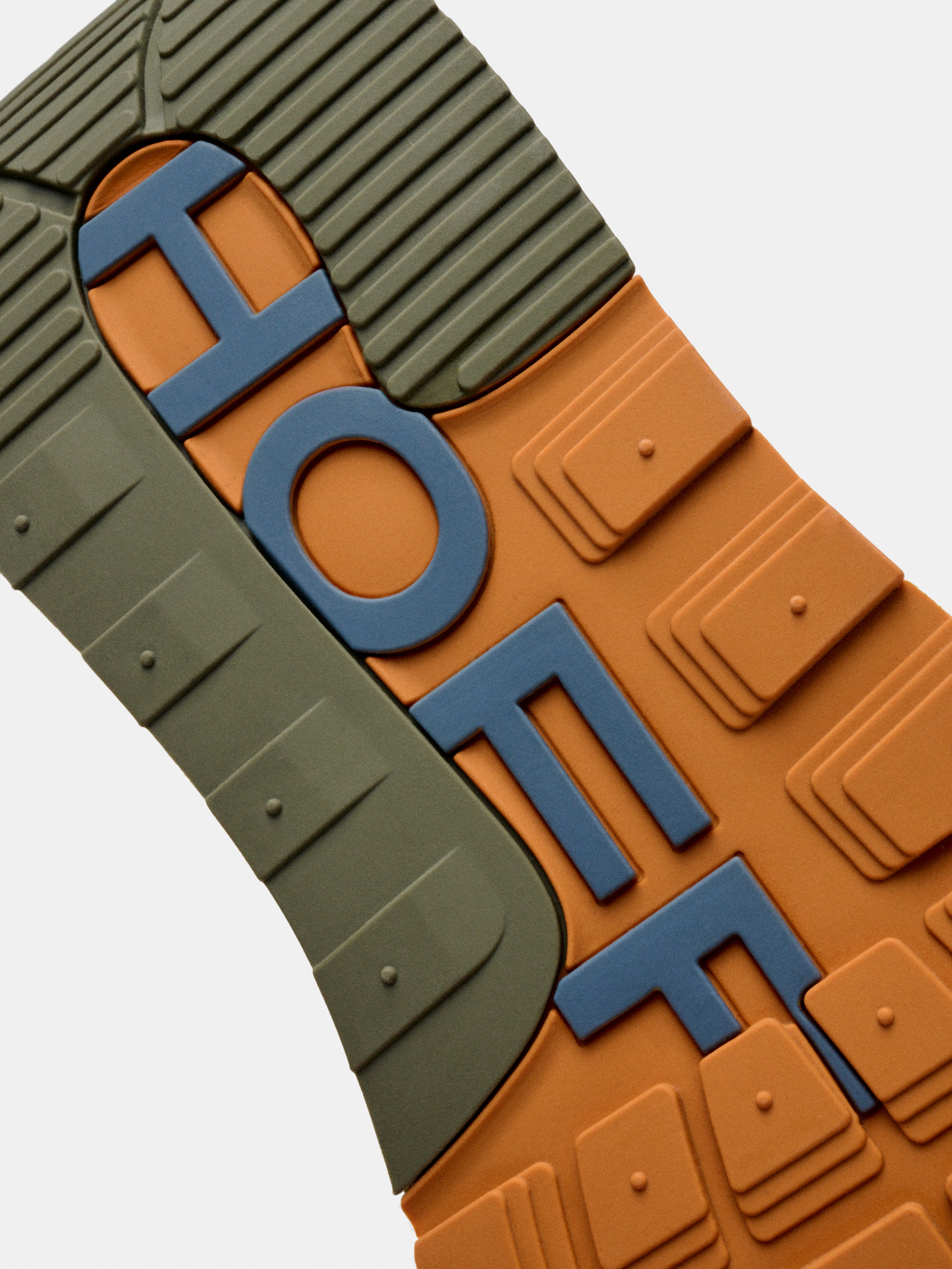 TRACK & FIELD KHAKI MAN